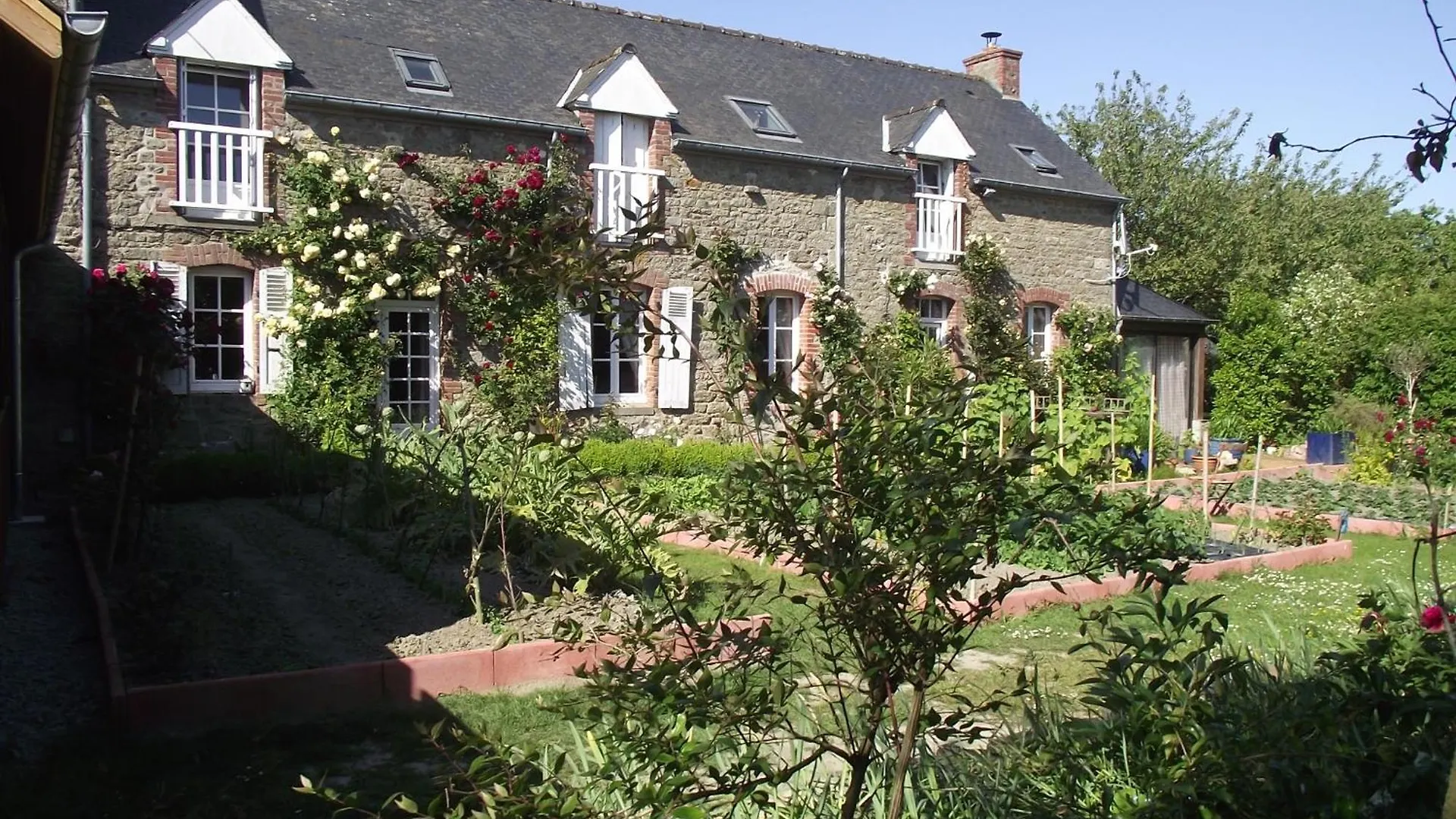 Chambres D'Hotes Le Clos D'Enhaut Dinard Bed & Breakfast