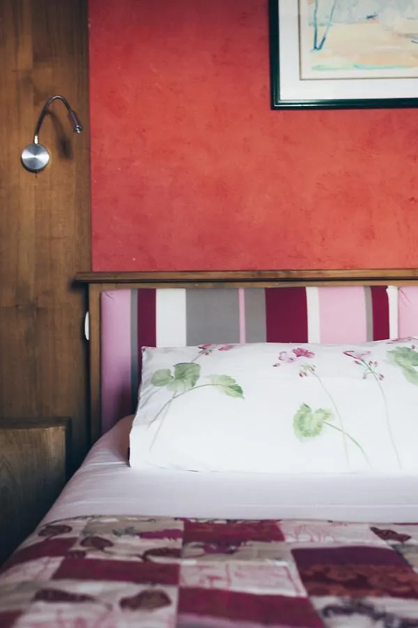 Chambres D'Hotes Le Clos D'Enhaut Dinard Bed & Breakfast