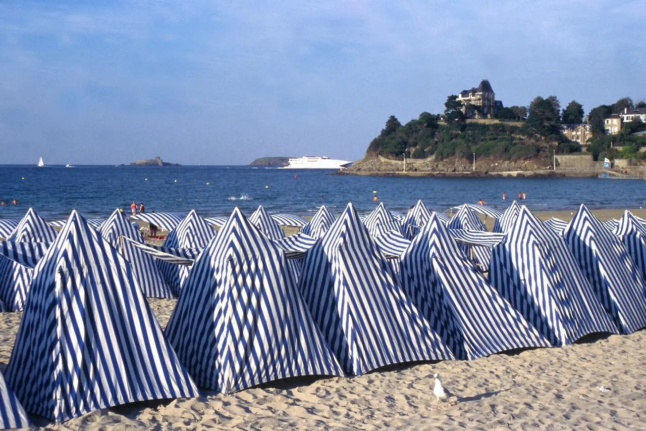 Chambres d'hôtes Le Clos d'Enhaut Dinard Couette-café
